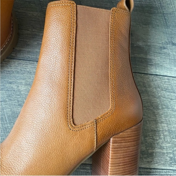 Tory Burch Lug 70MM Bootie Size 11 Leather Blanched Almond Brown Camel Tan NIB - Picture 14 of 16